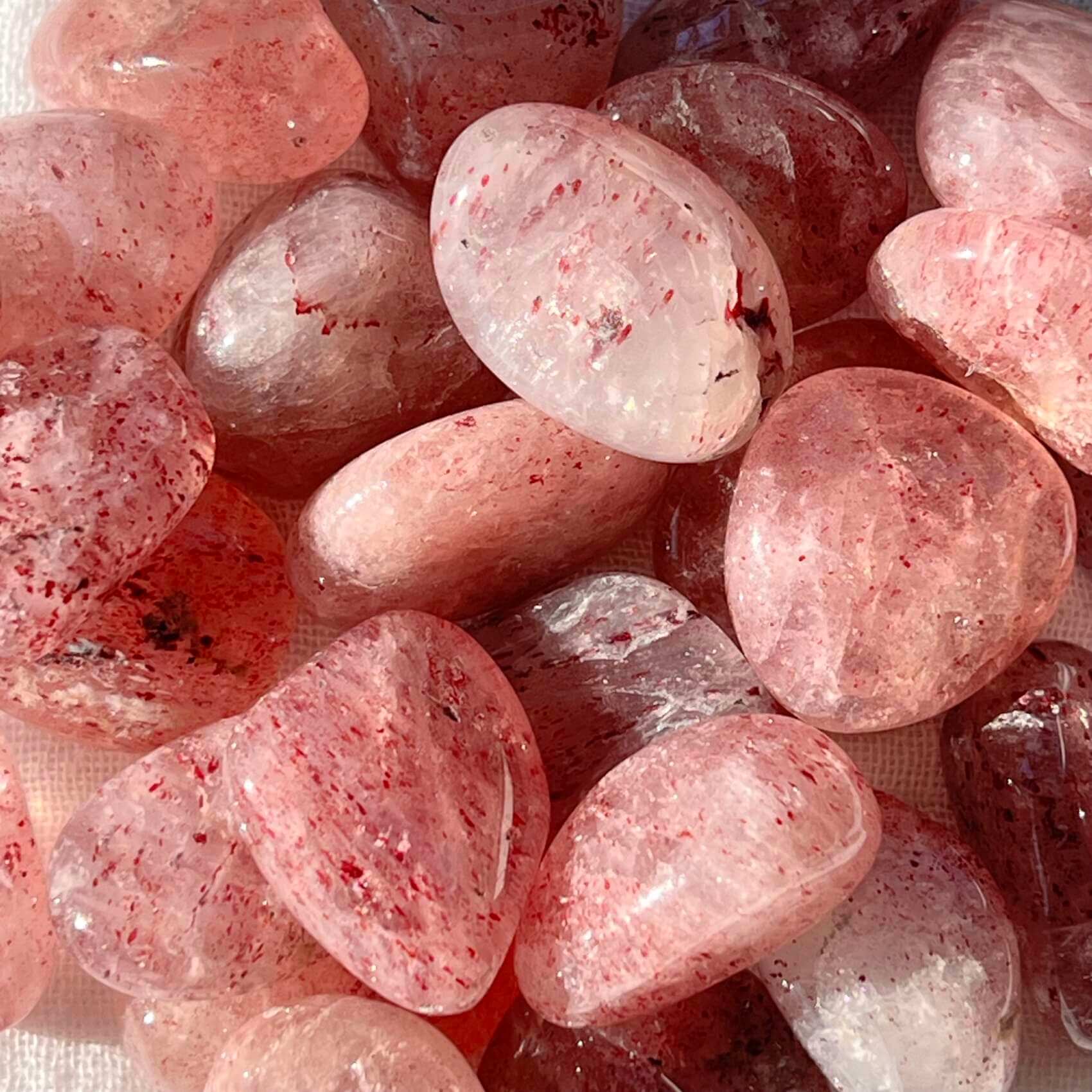 QUARTZ STRAWBERRY MINERAL WATE